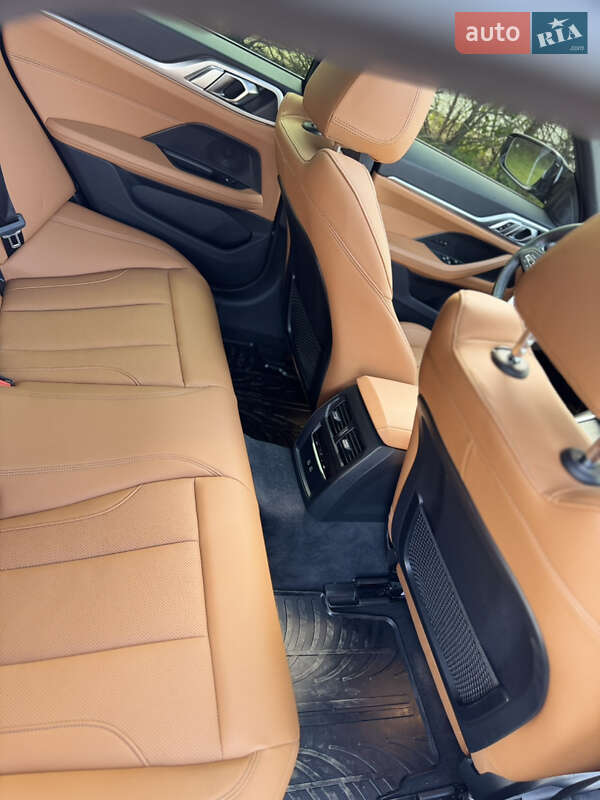 Купе BMW i4 2023 в Иршаве