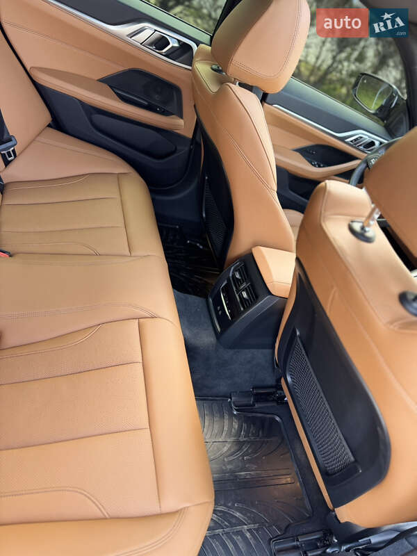 Купе BMW i4 2023 в Иршаве