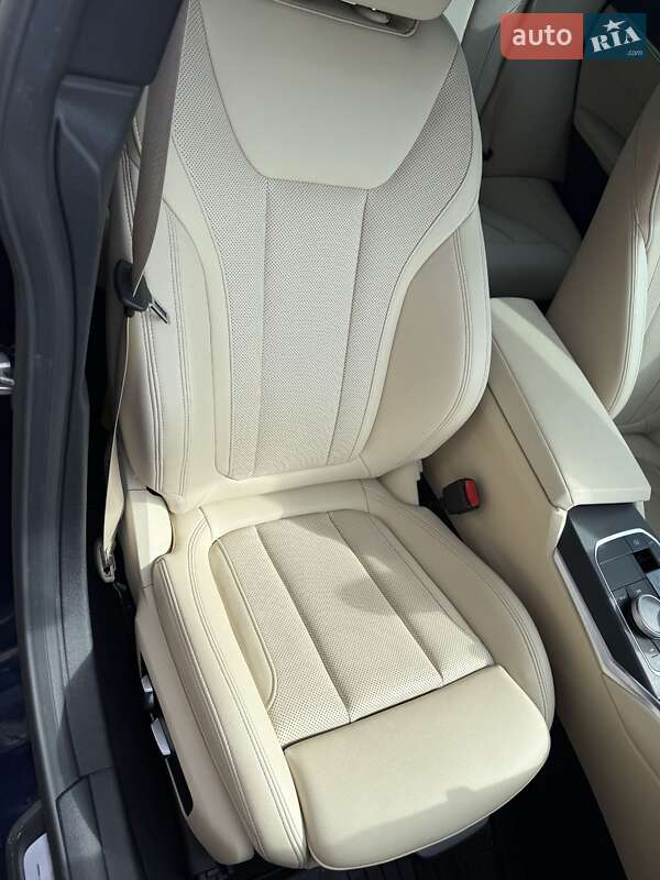 Купе BMW i4 2022 в Львове