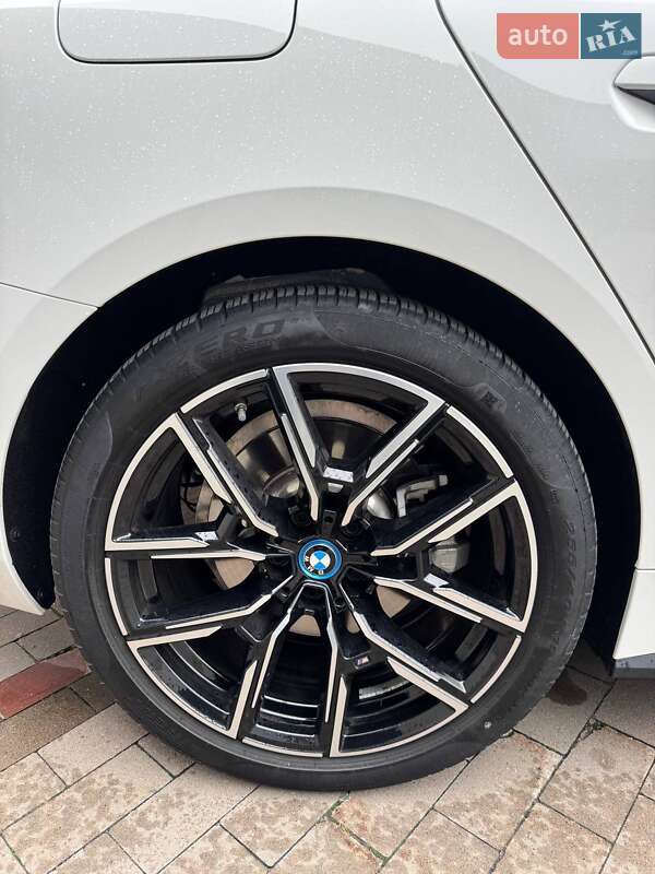 Купе BMW i4 2022 в Киеве фото 15 Купе BMW i4 2022 в Киеве