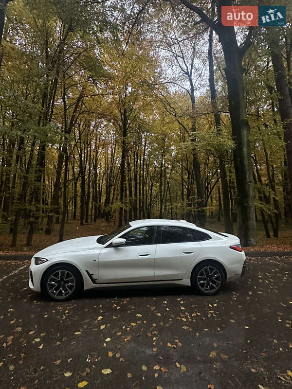 Купе BMW i4 2024 в Львове