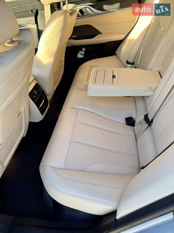 Купе BMW i4 2022 в Львове