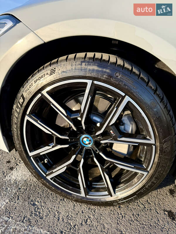 Купе BMW i4 2022 в Львове