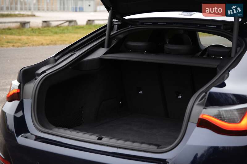 Купе BMW i4 2023 в Львові