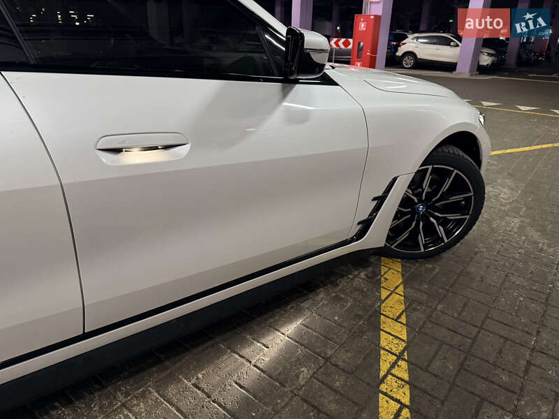 Купе BMW i4 2023 в Киеве