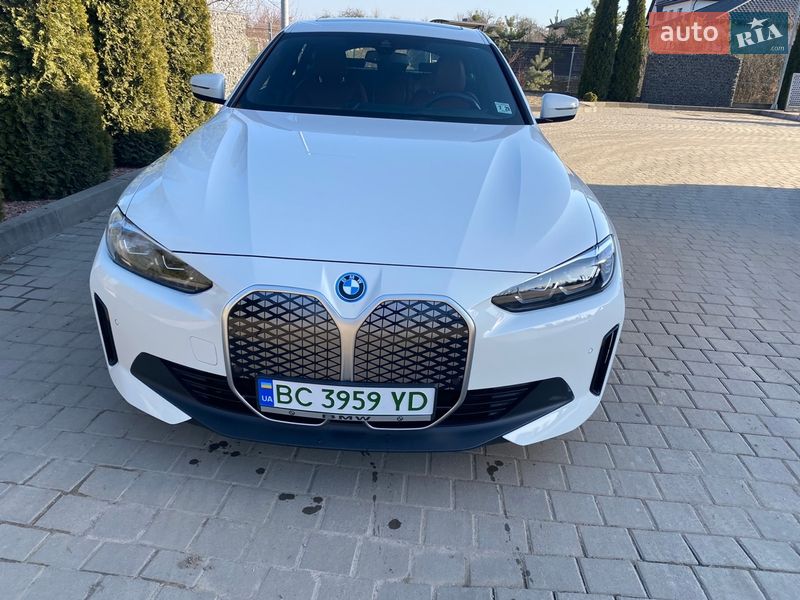 Купе BMW i4 2024 в Самборе