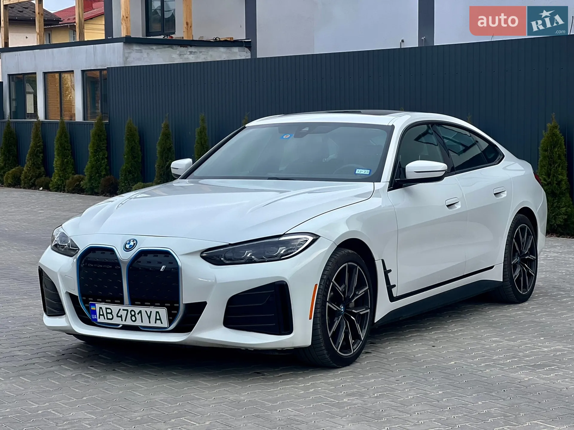 2022 BMW i4 - фото 1