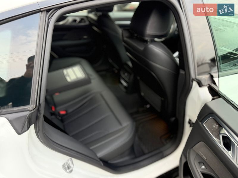 Купе BMW i4 2023 в Киеве фото 13 Купе BMW i4 2023 в Киеве