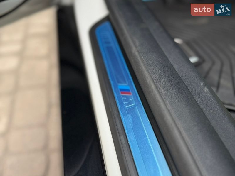 Купе BMW i4 2023 в Киеве фото 19 Купе BMW i4 2023 в Киеве