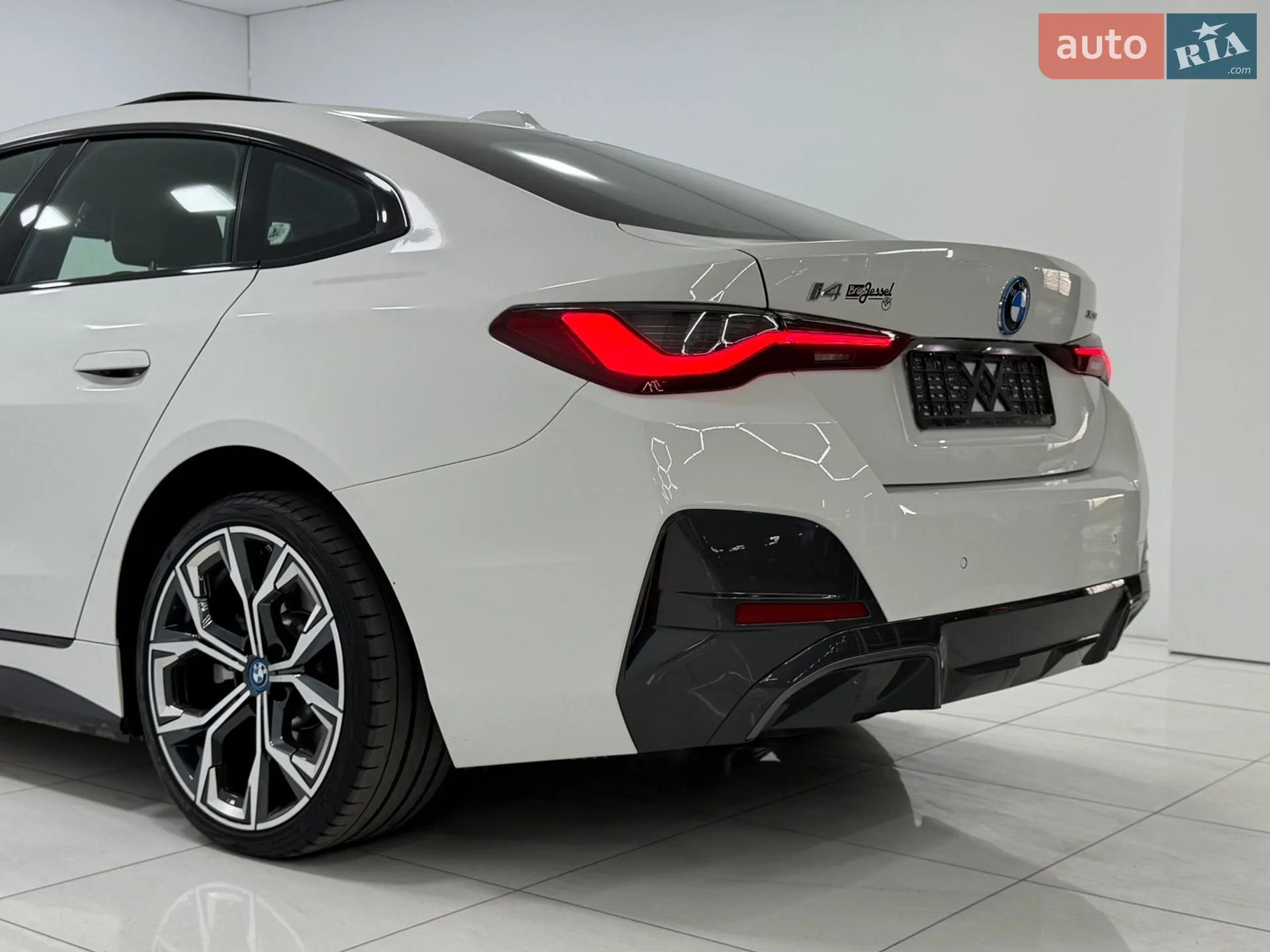 2024 BMW i4 - мініатюра 8