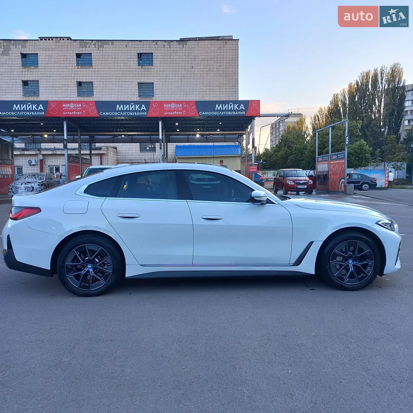 2023 BMW i4 - мініатюра 6