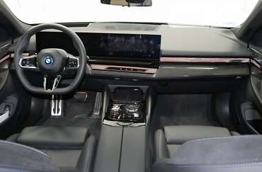 Седан BMW i5 2023 в Киеве