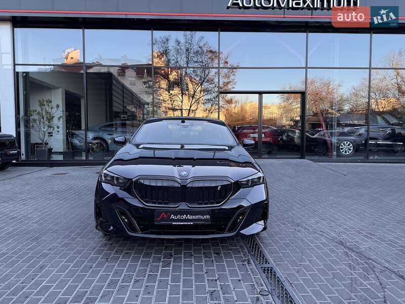 Седан BMW i5 2023 в Одессе