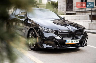 Седан BMW i5 2024 в 