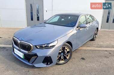 Седан BMW i5 2024 в 