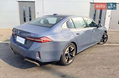 Седан BMW i5 2024 в 