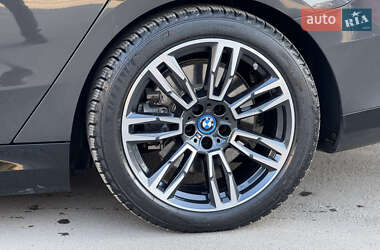 Седан BMW i5 2024 в 