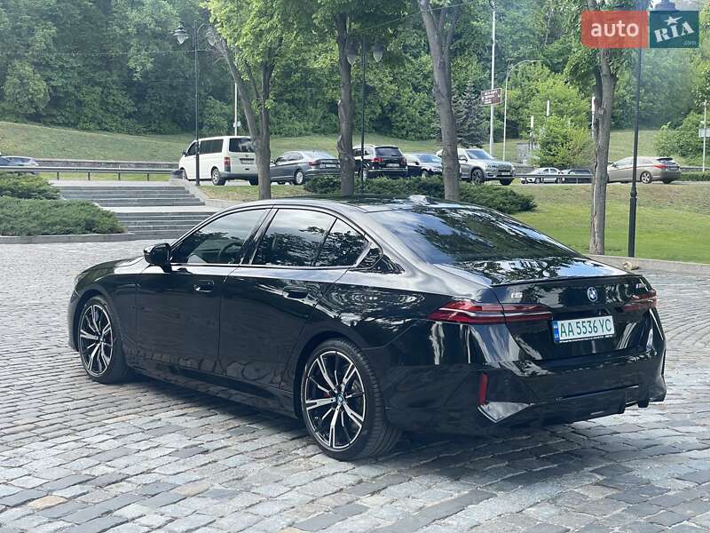 Седан BMW i5 2023 в Києві