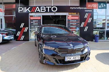 Седан BMW i5 2023 в Львове