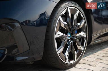 Седан BMW i5 2023 в 
