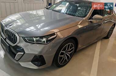 Седан BMW i5 2024 в Києві