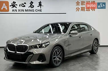 Седан BMW i5 2024 в Львове