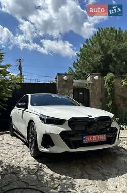 Седан BMW i5 2024 в 