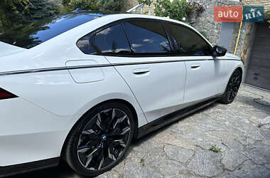 Седан BMW i5 2024 в 