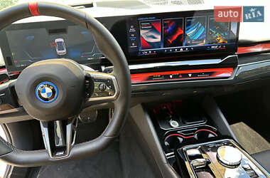 Седан BMW i5 2024 в 