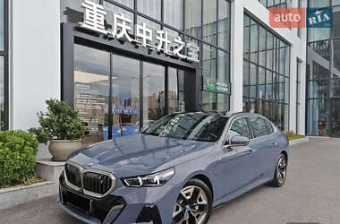 Седан BMW i5 2024 в Львові