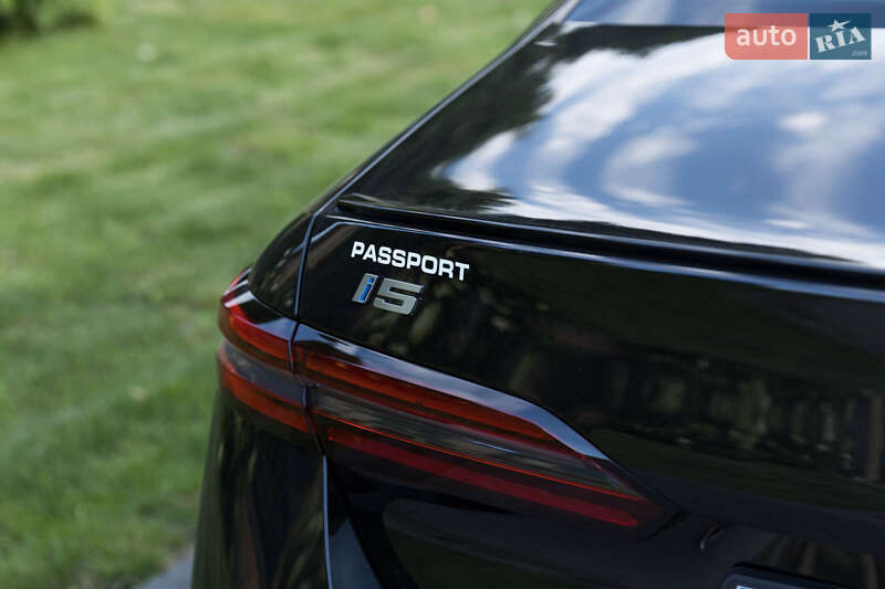 Седан BMW i5 2024 в Луцьку