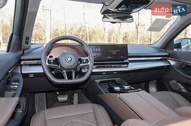 Седан BMW i5 2024 в 