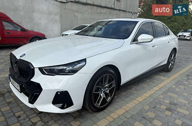 Седан BMW i5 2024 в Львове