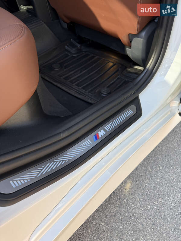 Седан BMW i5 2024 в Днепре