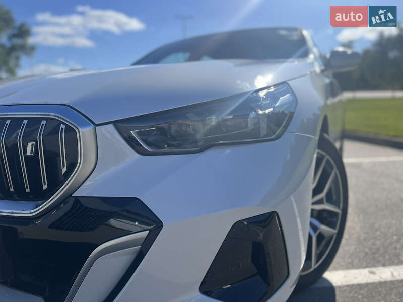 Седан BMW i5 2024 в Киеве