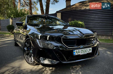 Седан BMW i5 2023 в Киеве