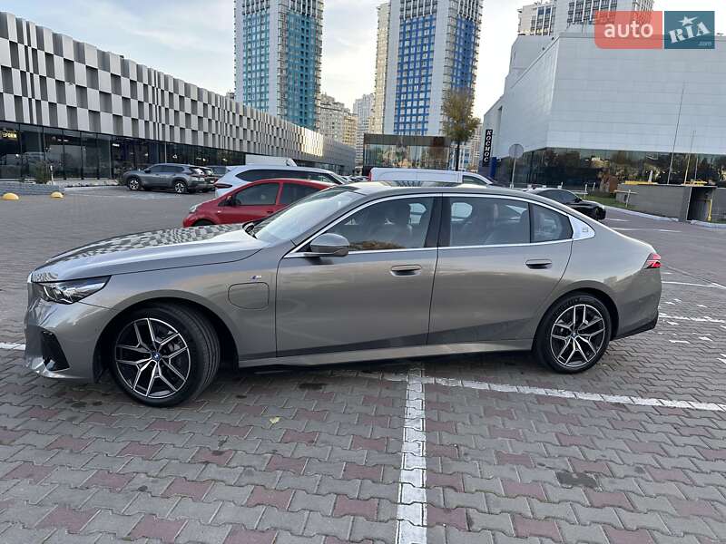 Седан BMW i5 2024 в Одессе