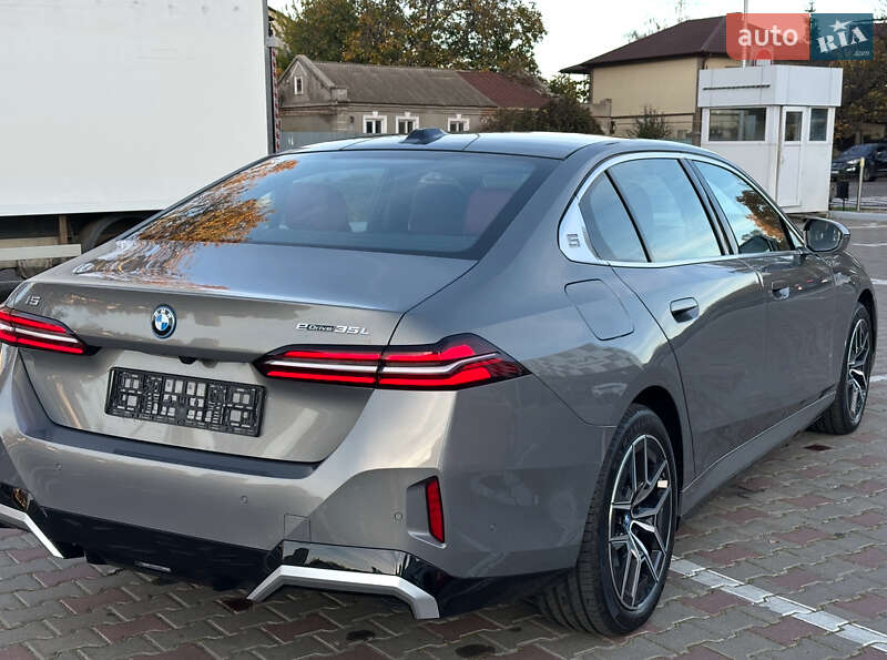 Седан BMW i5 2024 в Одессе