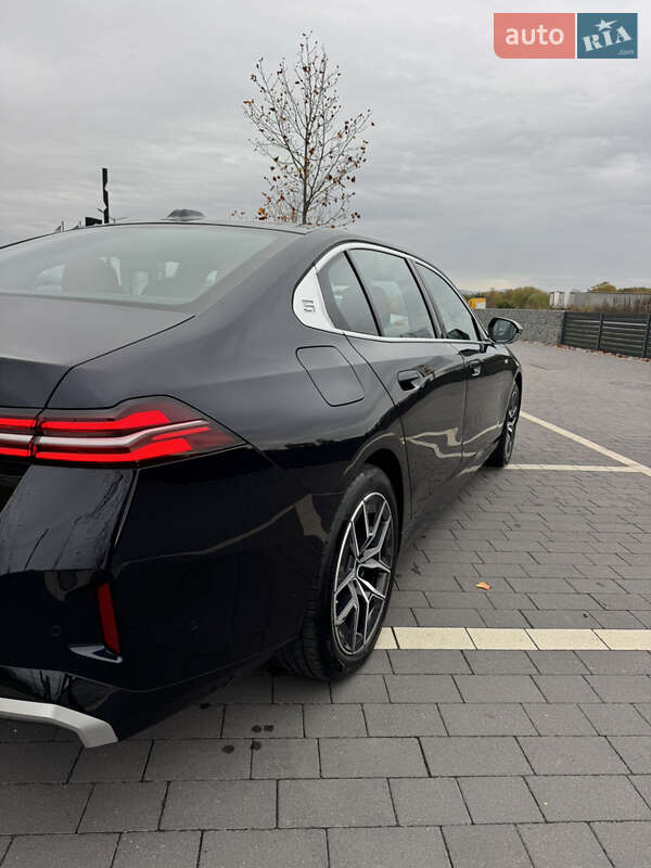 Седан BMW i5 2024 в Мукачевому