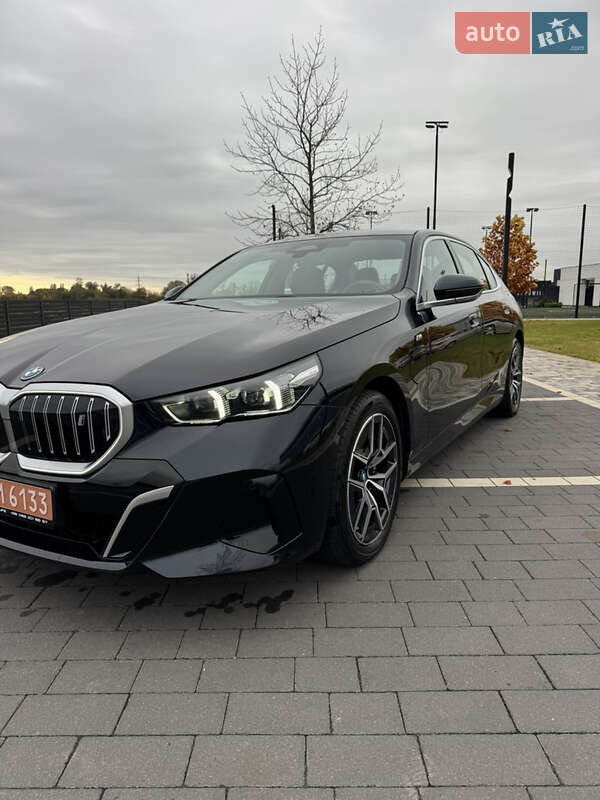 Седан BMW i5 2024 в Мукачевому