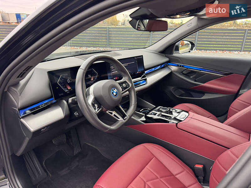 Седан BMW i5 2024 в Мукачевому