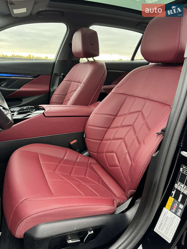 Седан BMW i5 2024 в Мукачевому