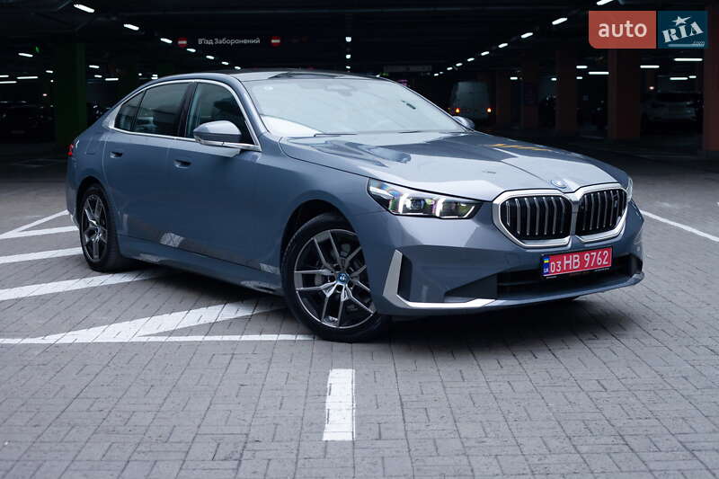 Седан BMW i5 2024 в Киеве