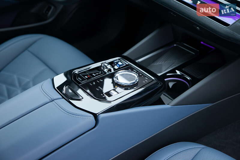 Седан BMW i5 2024 в Киеве