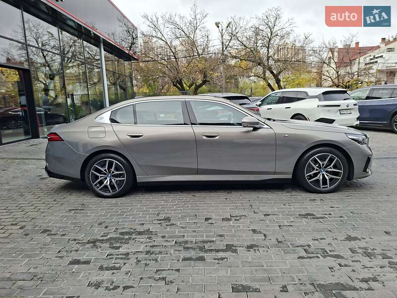 Седан BMW i5 2024 в Одесі