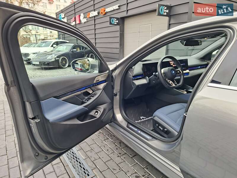Седан BMW i5 2024 в Одесі