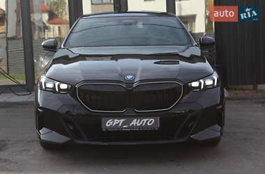 Седан BMW i5 2025 в Киеве