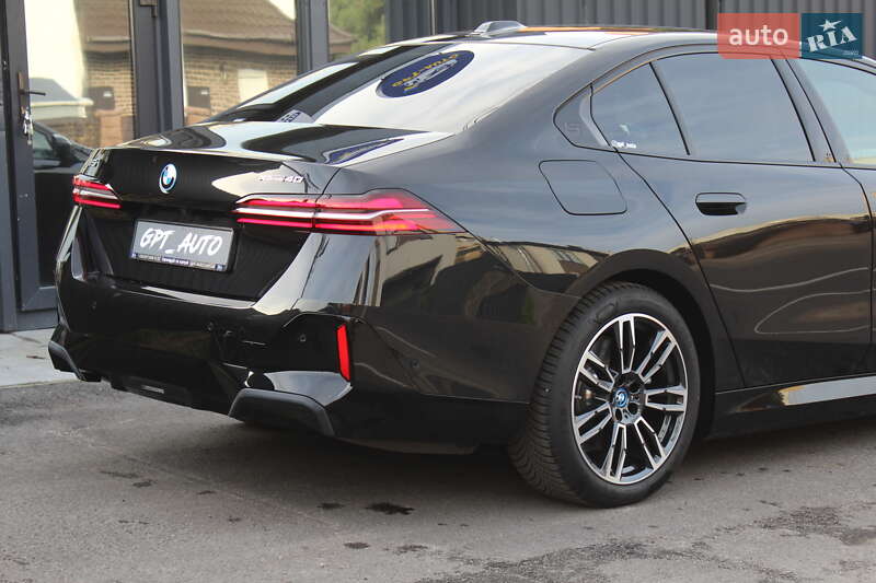 Седан BMW i5 2025 в Києві