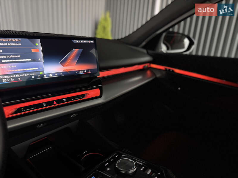 Седан BMW i5 2024 в Мукачево