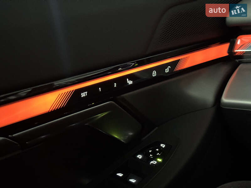 Седан BMW i5 2024 в Мукачево